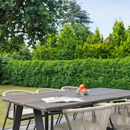 3 Bedroom Stunning In Prázdninový dům *
